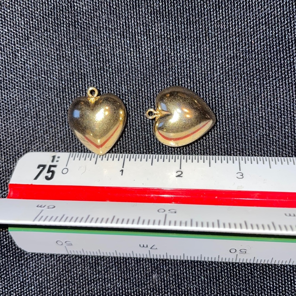 13mm gold puffy hearts